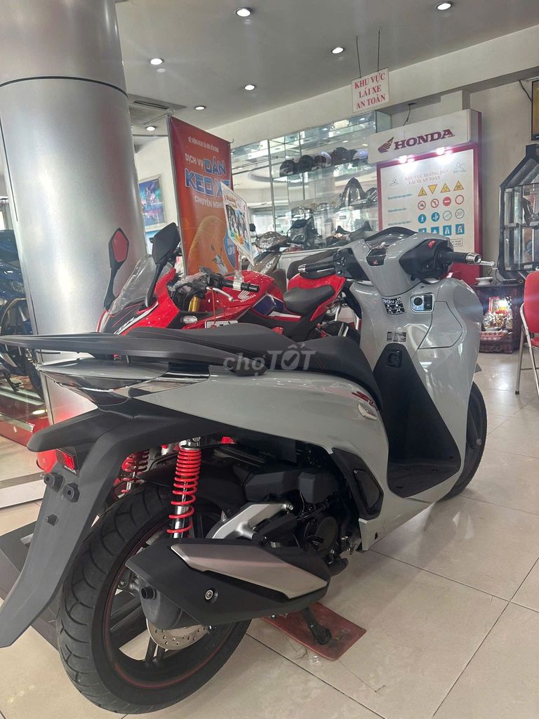 Honda SH 350i Thể Thao - Giao xe miễn phí tận nhà. Mua bán Xe máy tại Quận Bình Thạnh Tp Hồ Chí Minh được đăng bởi Head Phát Tiến hình 4