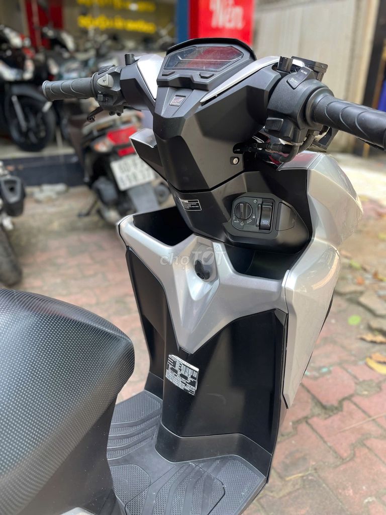 Honda Vario 150 2021 Bạc Smartkey. Mua bán Xe máy tại Thành phố Biên Hòa Đồng Nai được đăng bởi Phương nguyễn  hình 3