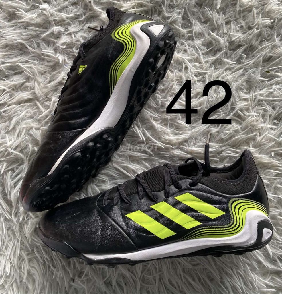 Giày đá bóng Adidas Nam Da thật Size 42. Mua bán Đồ thể thao, Dã ngoại tại Quận 12 Tp Hồ Chí Minh được đăng bởi tú trần hình 1