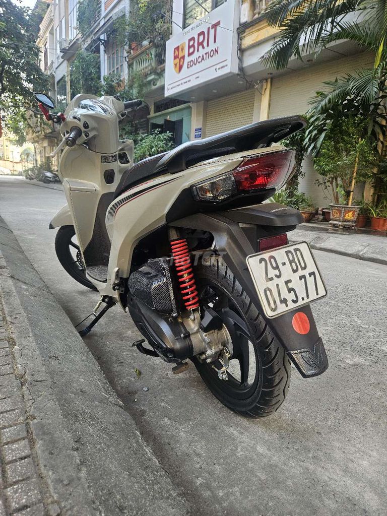 Honda Vision 2024 Xám 4222 km. Mua bán Xe máy tại Quận Thanh Xuân Hà Nội được đăng bởi Nam hình 2