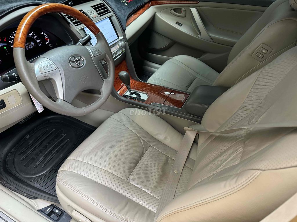 Toyota Camry 2011 2.4G mua mới 1 chủ 70.000km. Mua bán Ô tô tại Quận Tân Bình Tp Hồ Chí Minh được đăng bởi Vũ Kim Cương hình 4