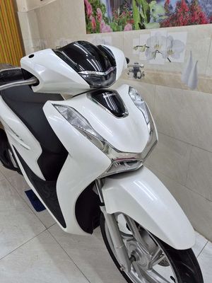 Honda SH 150 ABS 2020 Trắng 8000 km. Mua bán Xe máy tại Quận 8 Tp Hồ Chí Minh được đăng bởi Khâm nguyễn