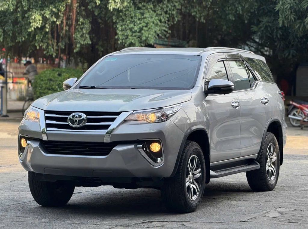 Toyota Fortuner 2018 AT XĂNG. Mua bán Ô tô tại Quận 12 Tp Hồ Chí Minh được đăng bởi NHI Ô TÔ AN SƯƠNG hình 2
