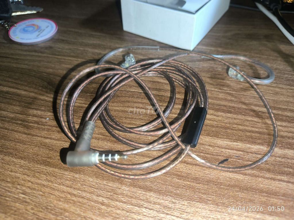 Dây cáp tai nghe KZ có mic. Mua bán Tivi, Âm thanh tại Thành phố Cao Lãnh Đồng Tháp được đăng bởi Lê Tuấn Kiệt  hình 1