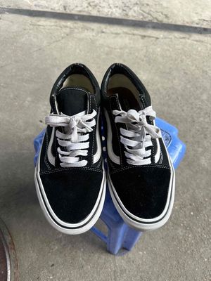 Giày thể thao Vans Đen trắng size 42. Mua bán Giày dép tại Quận Nam Từ Liêm Hà Nội được đăng bởi NguyenHuy