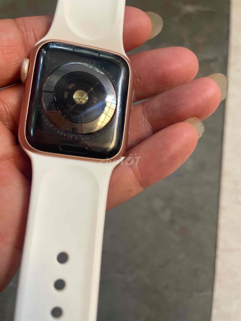 Apple Watch Series 5 Vàng hồng Đã sử dụng. Mua bán Thiết bị đeo thông minh tại Quận 1 Tp Hồ Chí Minh được đăng bởi Hai hình 1