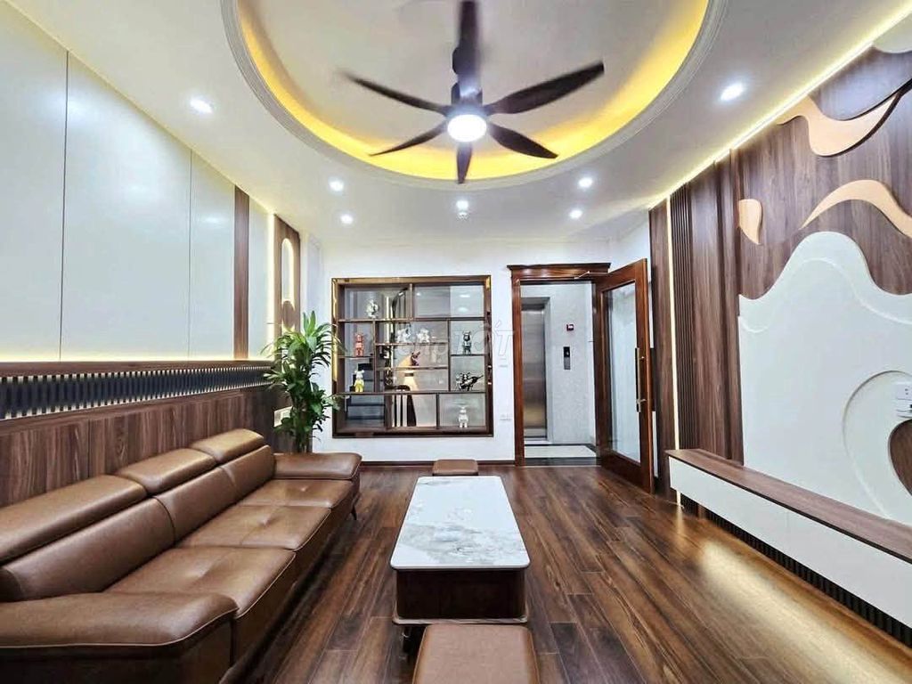 Продам 7-этажный дом с лифтом, избегание автомобилей, 34 м2, 16,5 млрд
