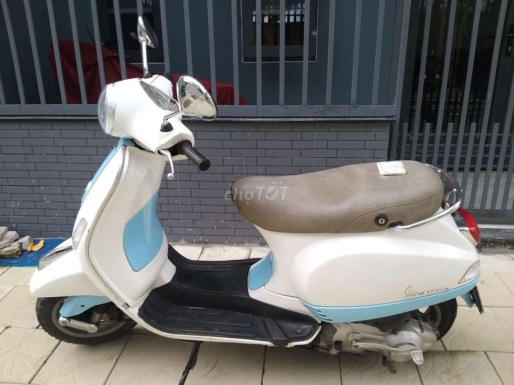 Xe máy Vespa máy êm giấy tờ đầy đủ xem hình. Mua bán Xe máy tại Quận Hải Châu Đà Nẵng được đăng bởi VU THAO hình 1