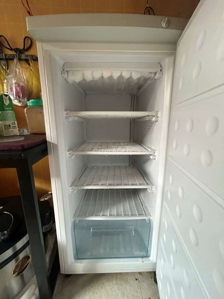 Tủ đông đứng Hòa Phát Trắng 180L. Mua bán Tủ lạnh tại Quận Gò Vấp Tp Hồ Chí Minh được đăng bởi Quốc hình 1