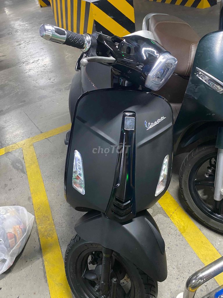 Электроскутер Piaggio Vespa Матовый черный