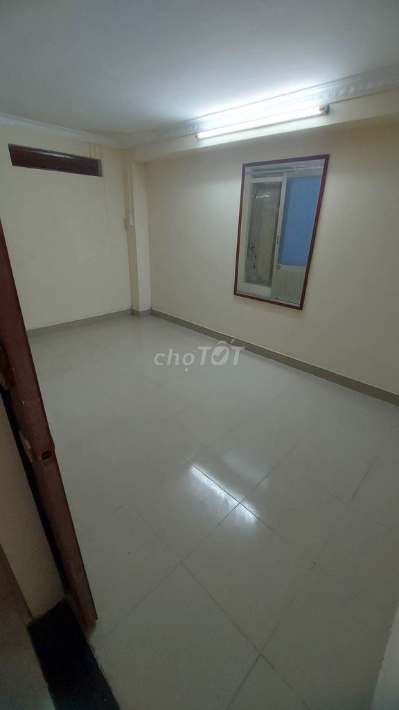 Phòng trọ khép kín, 20m², ở đường trương quốc dung