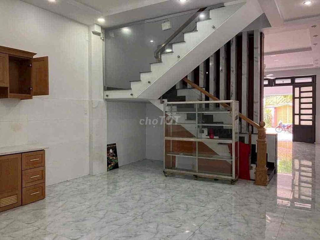 Nhà đẹp 120m2_đúc 1lầu,2p ngủ-Ngay DƯƠNG THỊ MƯỜI,p.TTH_hẻm thông