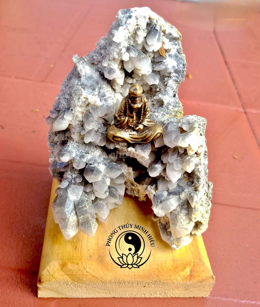 Tượng Đạt Ma Đồng và tinh thể thạch anh khói. Mua bán Đồ sưu tầm, đồ cổ tại Quận Lê Chân Hải Phòng được đăng bởi Nguyễn Hiếu hình 1