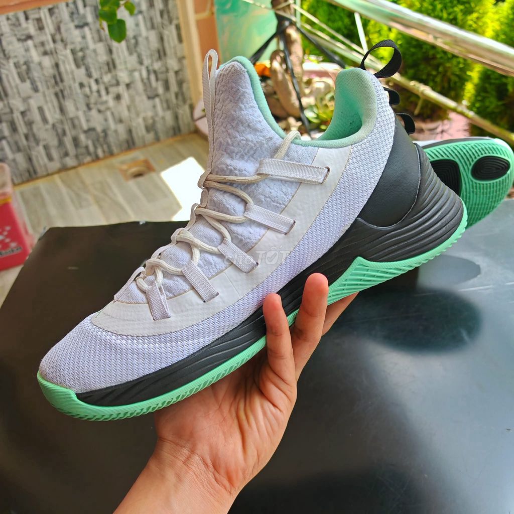 [CHÍNH HÃNG] [Mới 99%] Giày Jordan Ultra.Fly 2 Low. Mua bán Giày dép tại Quận Hoàn Kiếm Hà Nội được đăng bởi chú CÔNG AN bán giày CHÍNH HÃNG hình 1