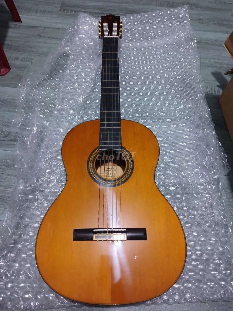 Đàn guitar Yamaha C200 sản xuất tại Nhật Bản. Mua bán Nhạc cụ tại Thành phố Thủ Dầu Một Bình Dương được đăng bởi Trần Anh hình 1