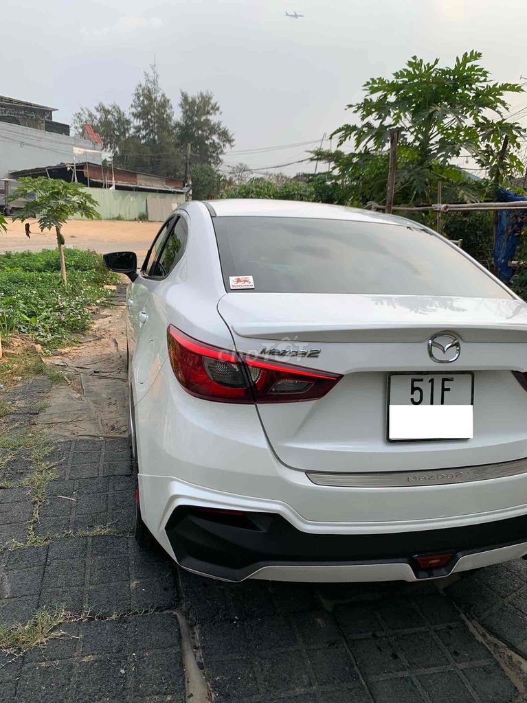 Mazda 2 2016  1.5 AT Sedan - 70000 km