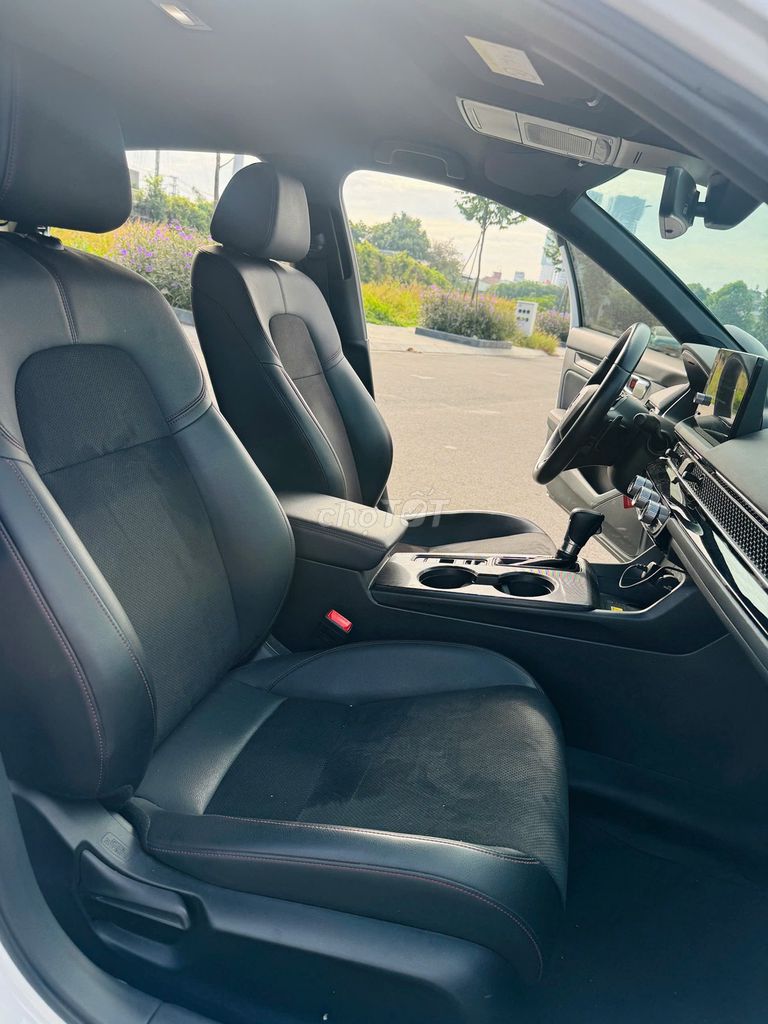 Honda Civic 2023 RS 1.5 AT - 32000 km. Mua bán Ô tô tại Thành phố Dĩ An Bình Dương được đăng bởi Siêu Thị Ô Tô Bình Dương  hình 20