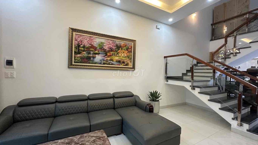 Аренда · 3 комн. · 100 м² · Quận Cẩm Lệ, ул. Đường Nguyễn Văn Xuân