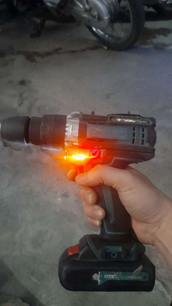 Máy khoan pin Makita Xanh, Đen. Mua bán Đồ chuyên dụng, Giống nuôi trồng tại Thành phố Nam Định Nam Định được đăng bởi Hary BotMe hình 1