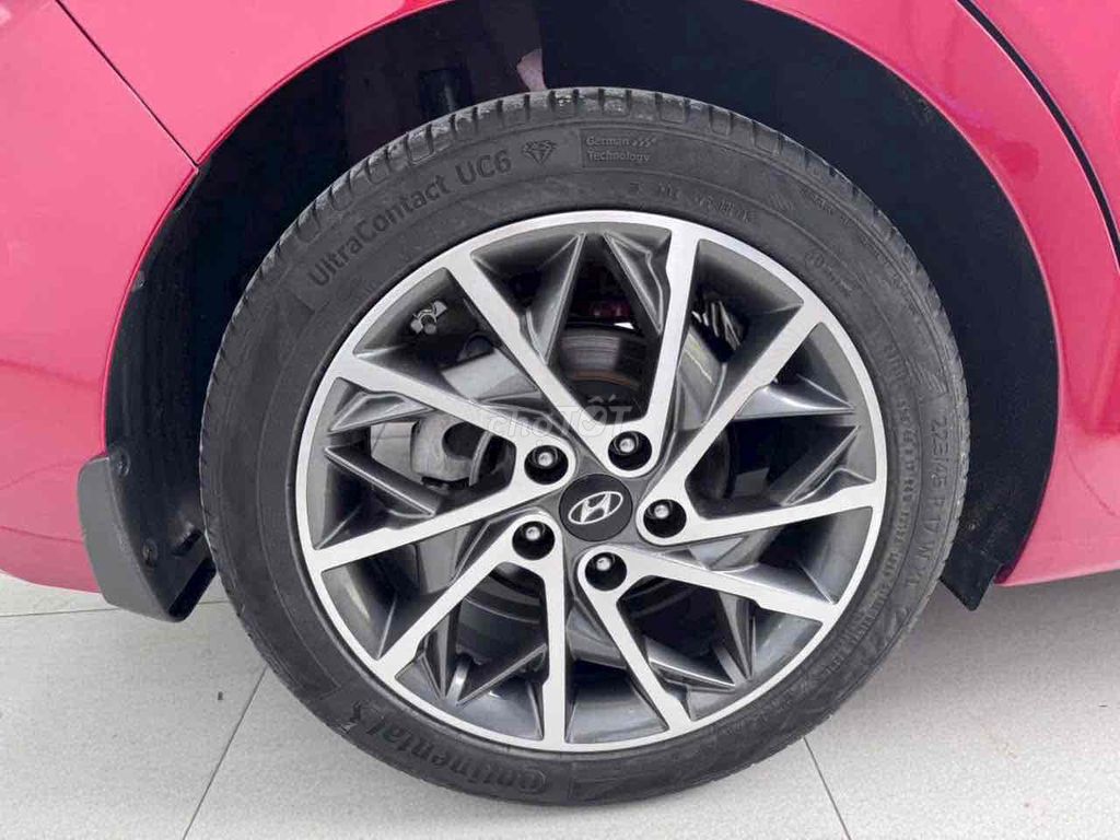 Hyundai Elantra 2019 2.0AT - 82000 km. Mua bán Ô tô tại Quận 12 Tp Hồ Chí Minh được đăng bởi HA hình 12