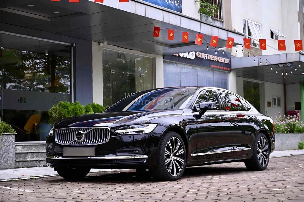 Volvo S90L siêu lướt 1.200km như xe mới