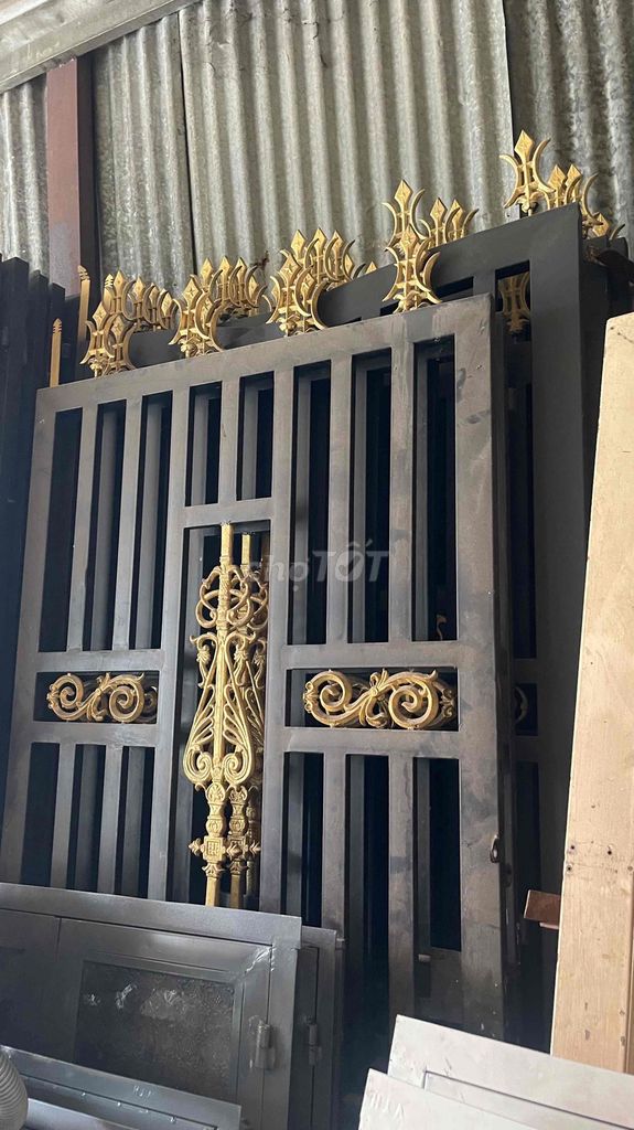 cửa cổng. Mua bán Nội thất, đồ gia dụng khác tại Thành phố Thủ Đức Tp Hồ Chí Minh được đăng bởi nguyễn ngọc hiền hình 1