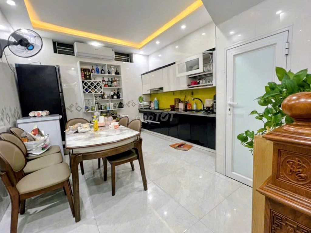 Chính chủ bán nhà Phố Thiên Lôi, 3 ô tô tránh, 3 mặt ngõ, 47m2, 4 tầng
