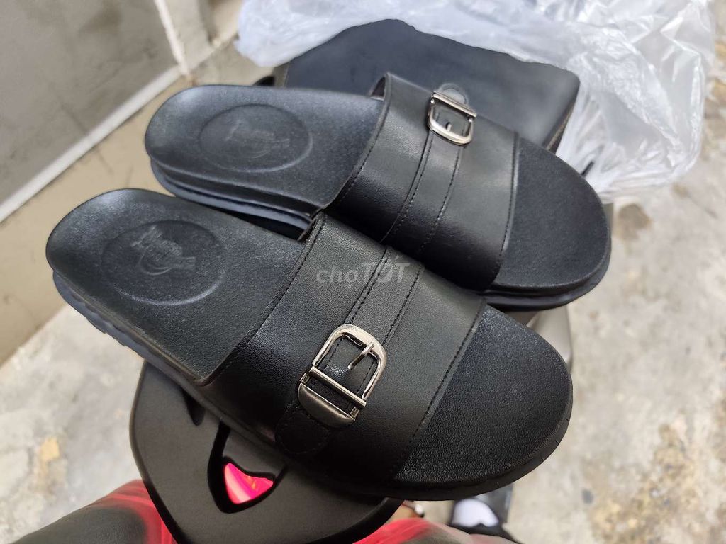 Dép Dr Martens Athens Nam Đen 42. Mua bán Giày dép tại Quận Bình Thạnh Tp Hồ Chí Minh được đăng bởi Trương Mẫn hình 1