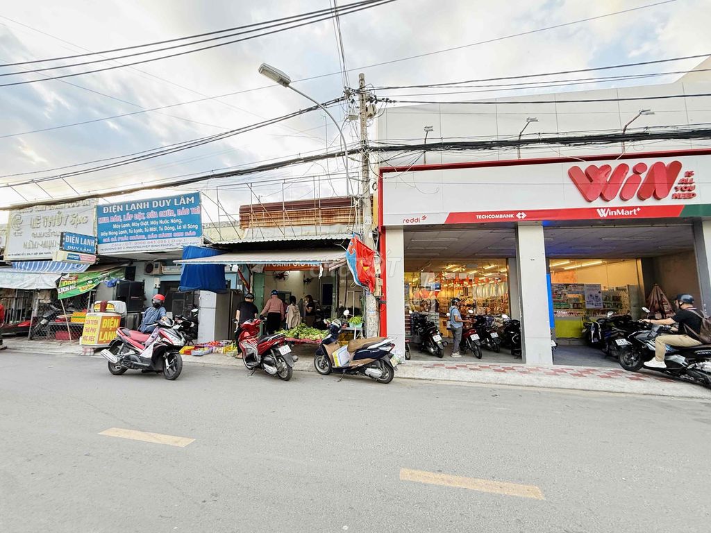 BÁN LÔ ĐẤT MẶT TIỀN ĐƯỜNG THÔNG KINH DOANH QL 13 (80m2 xây cao 5t)
