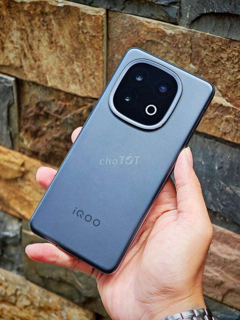 Vivo IQOO 13 5G 12 256GB Đen. Mua bán Điện thoại tại Quận Thanh Khê Đà Nẵng được đăng bởi Tú MB hình 1