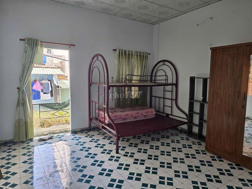 Дом в районе Phuong 8, рядом с Mercedes на Quang Trung