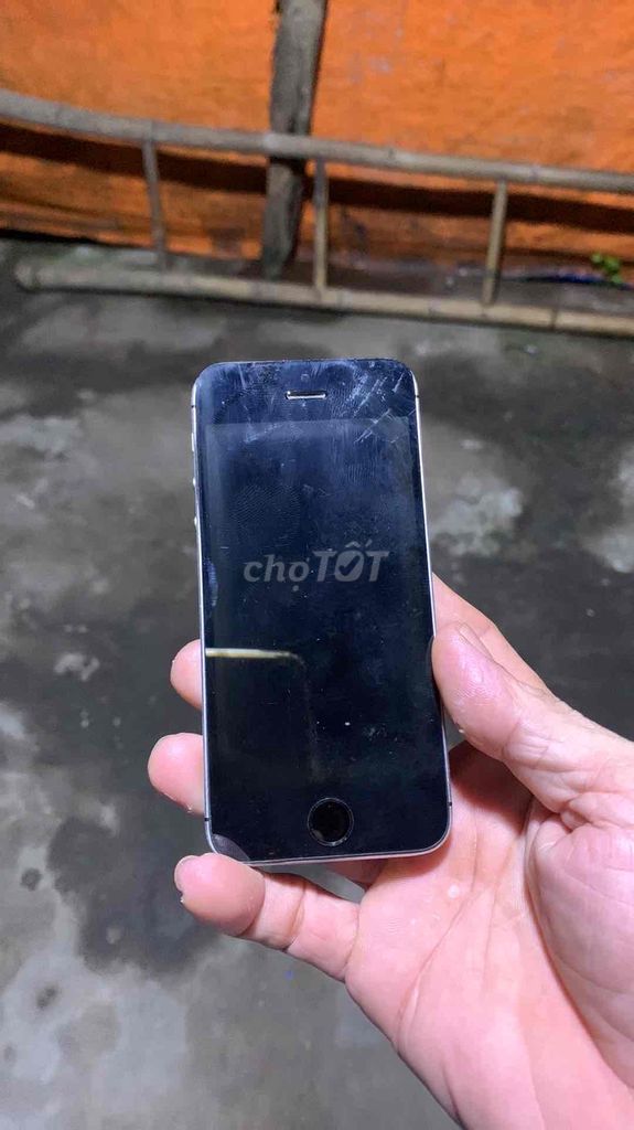 Apple iPhone SE 32/64GB Bạc. Mua bán Điện thoại tại Huyện Châu Thành Tiền Giang được đăng bởi Phú Nguyễn hình 1