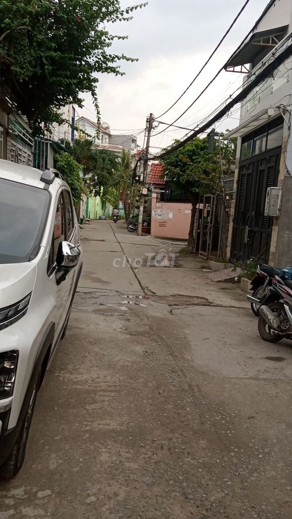 Cho thuê nhà 1 trệt 3L đường oto Phạm Văn Đồng Linh Đông Thủ Đức 15tr