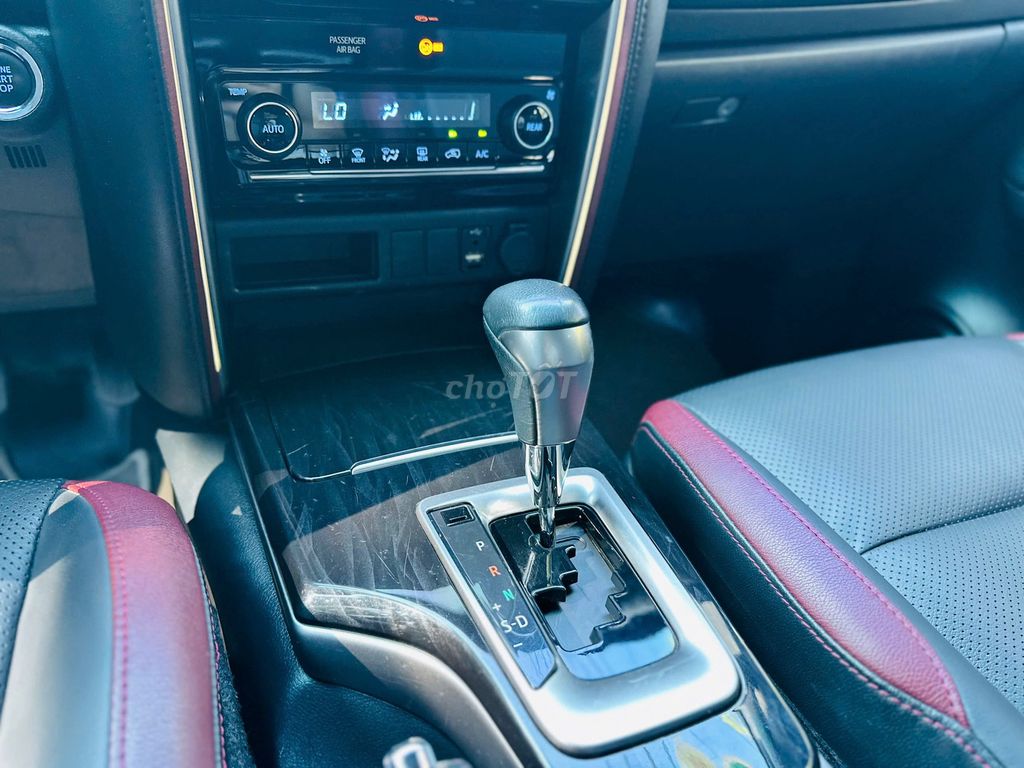 Fortuner Legender 2.4 AT 4x2 2022 - 55000km. Mua bán Ô tô tại Thành phố Dĩ An Bình Dương được đăng bởi Siêu Thị Ô Tô Bình Dương  hình 16