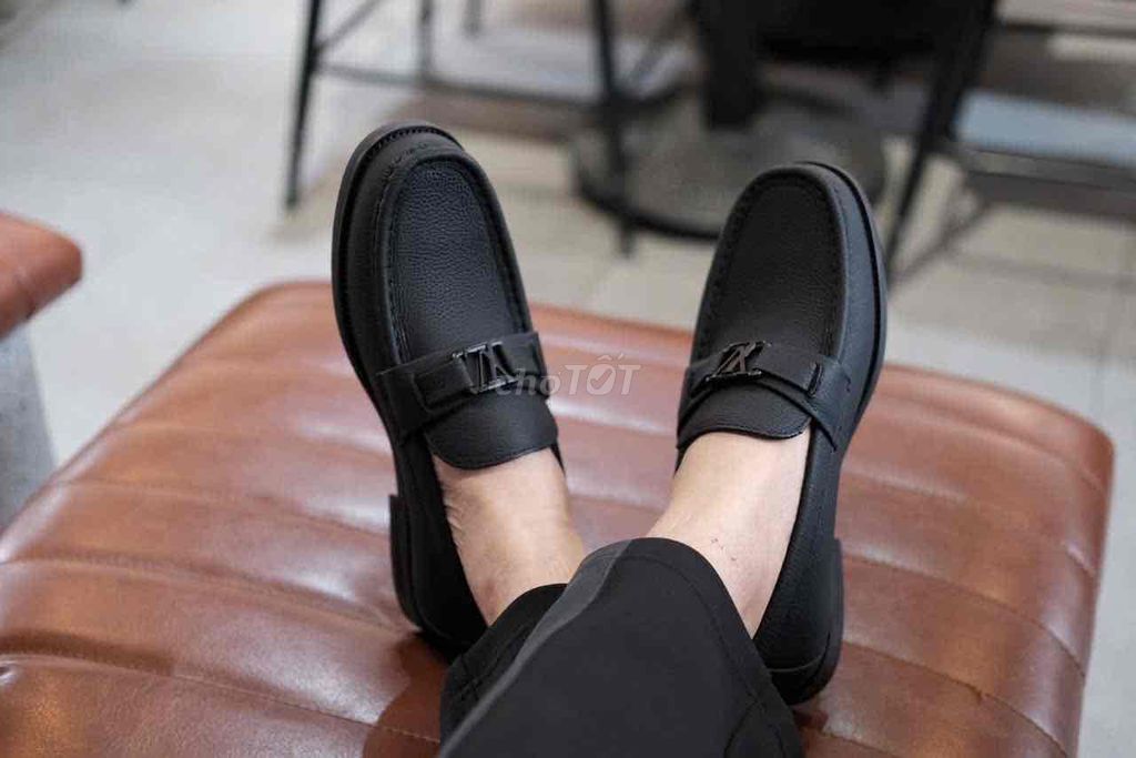 Giày Loafer LV LA Đen Tag Logo Nhỏ