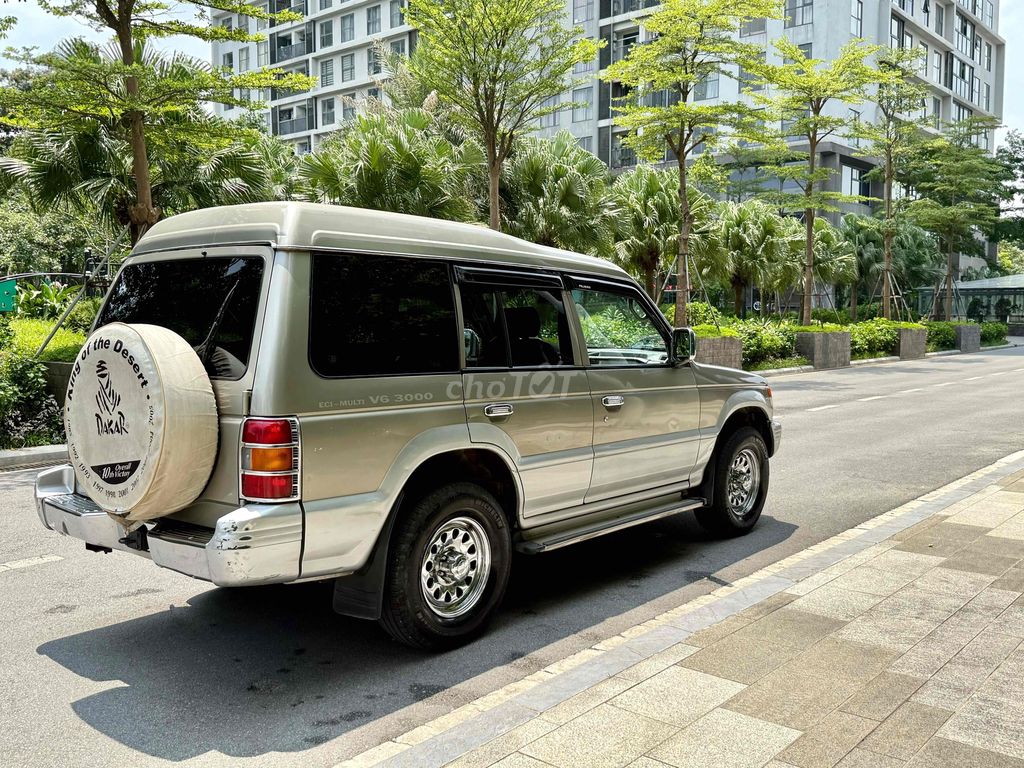 Mitsubishi Pajero V33 2007 механике песочный
