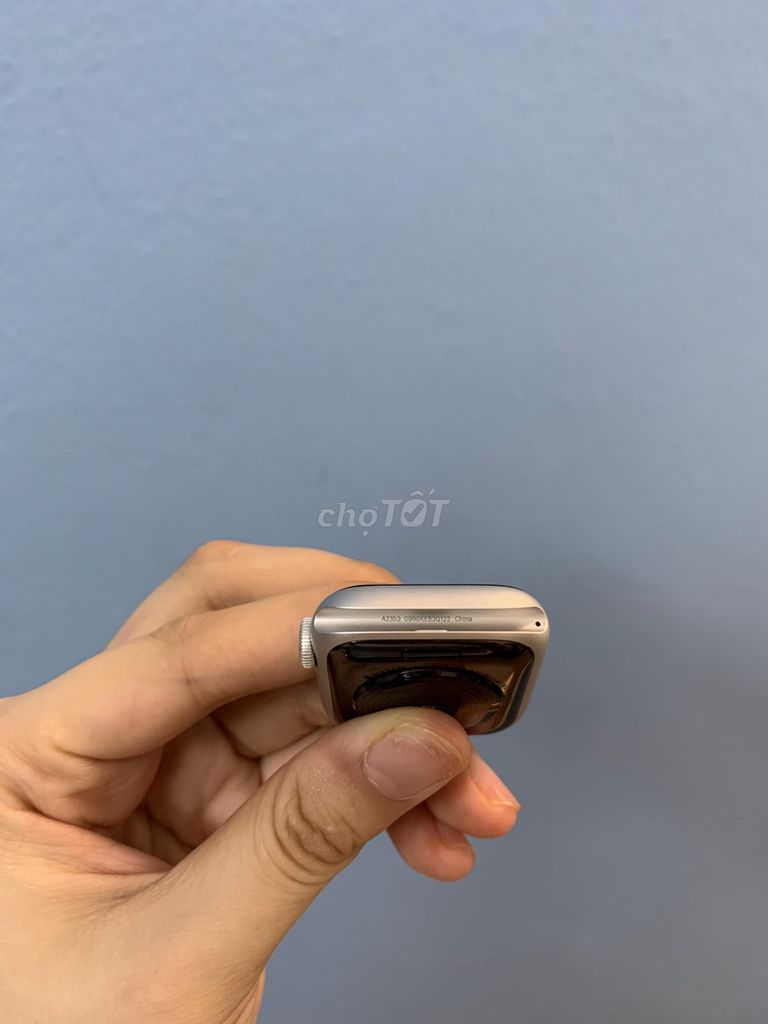 Apple Watch SE vs Series 5 40mm 44mm Thép vs Nhôm