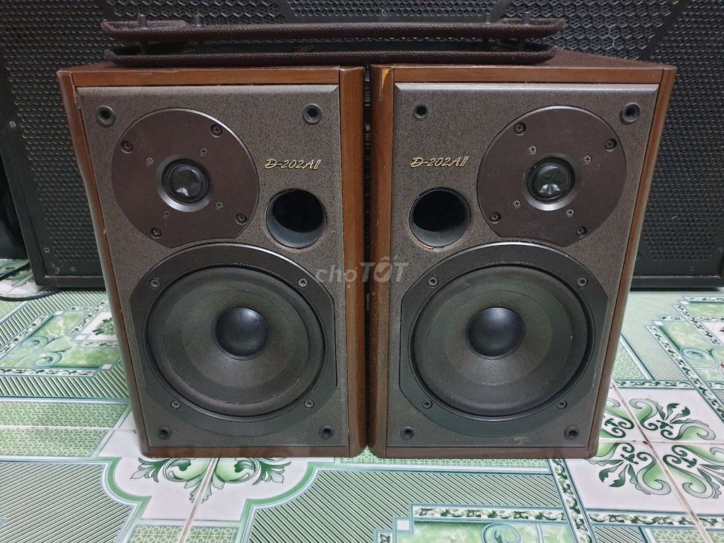 Ban cap loa onkyo D 202All