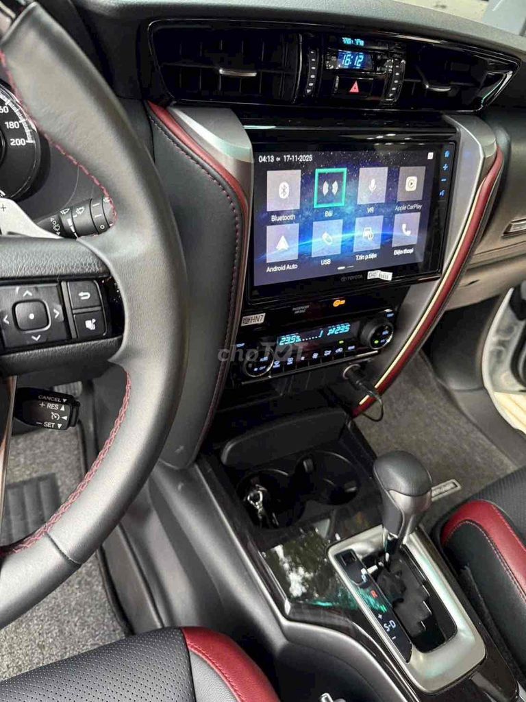 Toyota Fortuner 2024 (full dầu) lăn bánh 1vạn km. Mua bán Ô tô tại Quận Cầu Giấy Hà Nội được đăng bởi TRUNG HIẾU AUTO hình 10