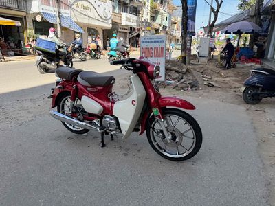 Honda SuperCub 125 sx 2023 màu đỏ bỏ mẫu 3000km. Mua bán Xe máy tại Quận Ngô Quyền Hải Phòng được đăng bởi Dương Vũ