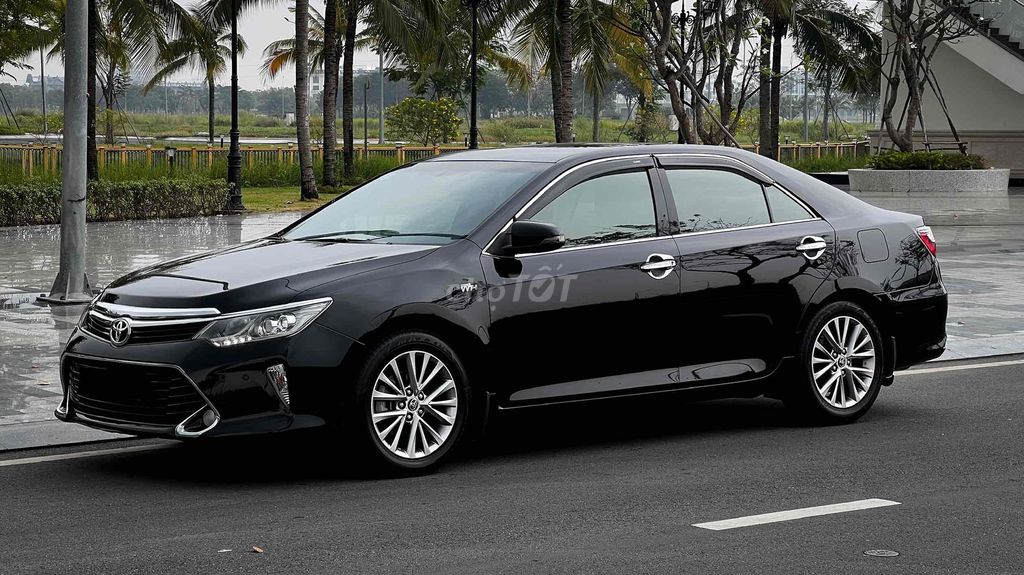 Toyota Camry sản xuất 2018 2.5Q