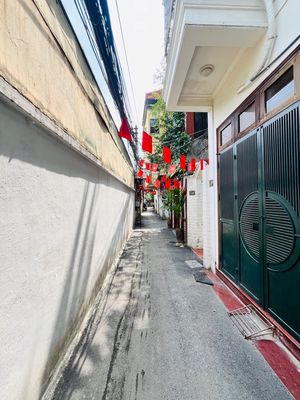 HÀNG XÓM ROYAL-THOÁNG TRƯỚC SAU-CÁCH OTO 30M- DÂN XÂY CHẮC CHẮN.