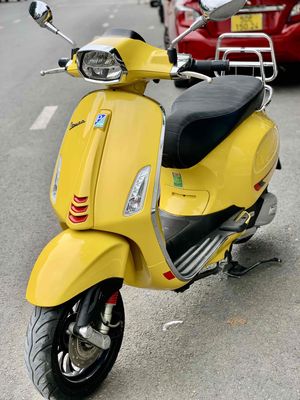 Vespa Sprint vàng 2021 dáng đẹp xe chuẩn chính chủ. Mua bán Xe máy tại Thành phố Thủ Đức Tp Hồ Chí Minh được đăng bởi iMotorbike Khương Phan