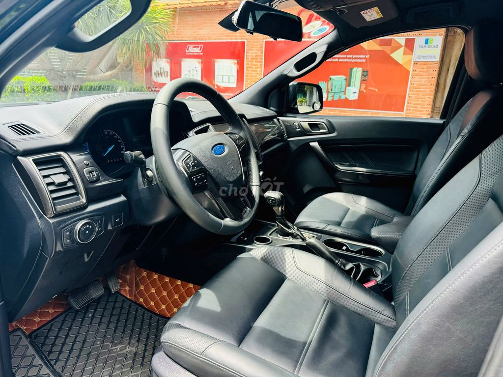 Ford Everest 2019 Titanium 2.0L 4x2 AT vay 75%. Mua bán Ô tô tại Quận Tân Phú Tp Hồ Chí Minh được đăng bởi Đức hình 11