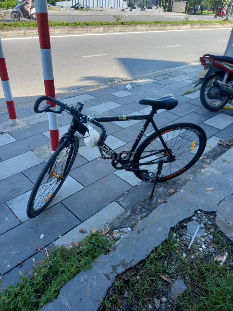 Xe đạp Fixie khung nhôm màu đen 2 líp có phanh. Mua bán Xe đạp tại Quận Ngô Quyền Hải Phòng được đăng bởi nguyen tuan anh hình 1