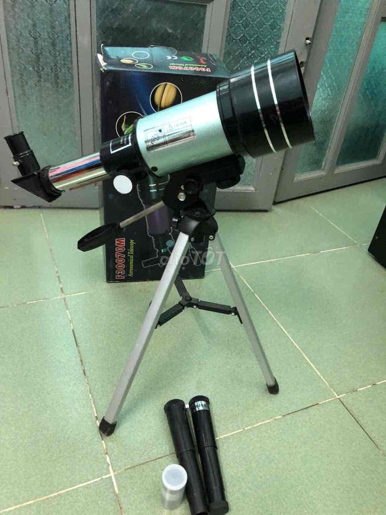 Kính thiên văn F30070M như hình. Mua bán Đồ thể thao, Dã ngoại tại Quận 10 Tp Hồ Chí Minh được đăng bởi Vũ Tâm hình 1