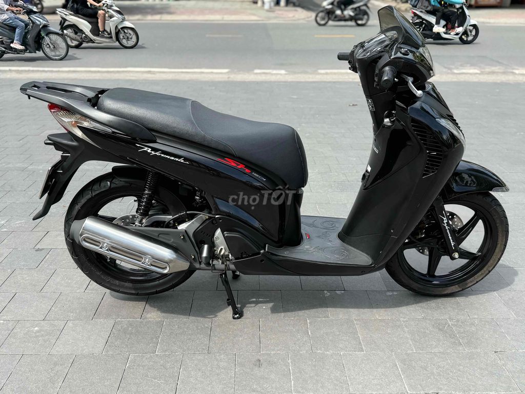 Основной владелец Honda SH150, черный BSTP