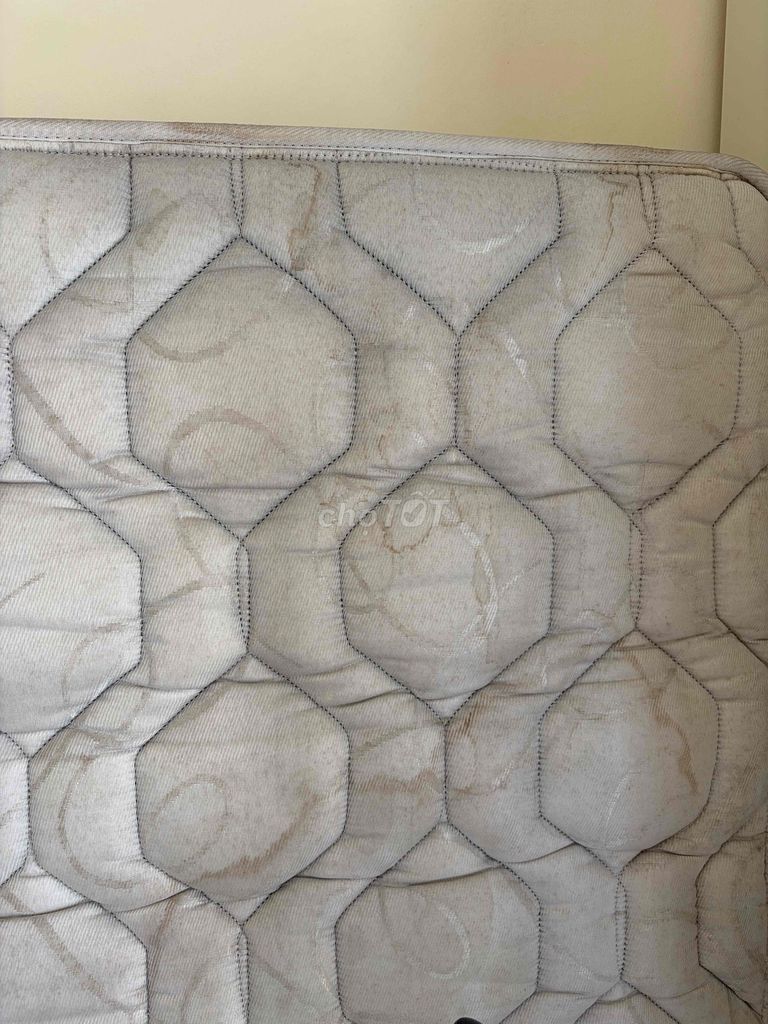 Nệm lò xo Dunlopillo Trắng kem 1m6 x 2m. Mua bán Giường, chăn ga gối nệm tại Quận 3 Tp Hồ Chí Minh được đăng bởi Nguyễn Thị Khánh Vân hình 1