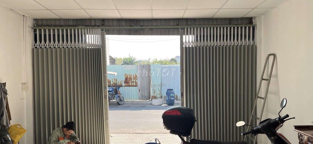 Cửa kéo Đài Loan Kim loại Xám. Mua bán Nội thất, đồ gia dụng khác tại Huyện Long Điền Bà Rịa - Vũng Tàu được đăng bởi Duyên Lê  hình 1