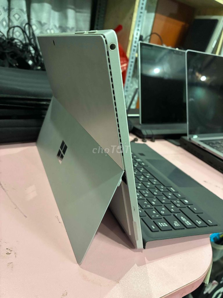 Microsoft Surface Pro 4 i5-6300U 4GB. Mua bán Laptop tại Thành phố Biên Hòa Đồng Nai được đăng bởi Phú PC Laptop hình 1